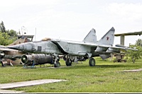 MiG-25BM_Taganrog_24.05.2010-07.jpg